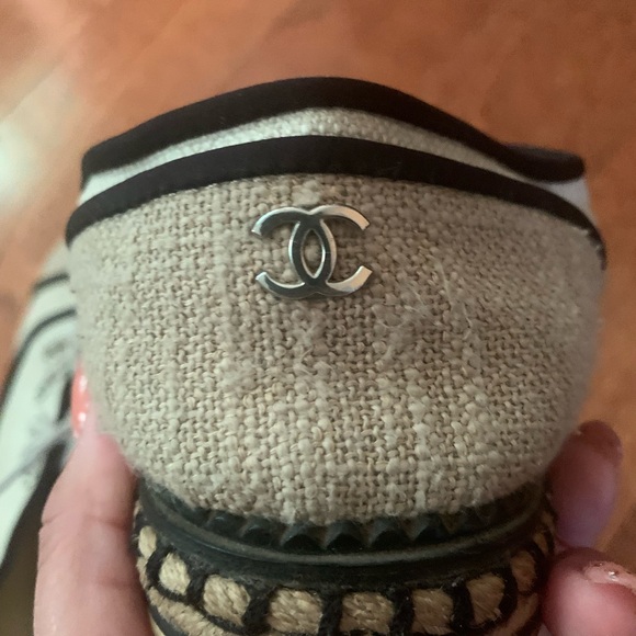 CHANEL Canvas and Pearl CC Lace ups - Picture 6 of 7